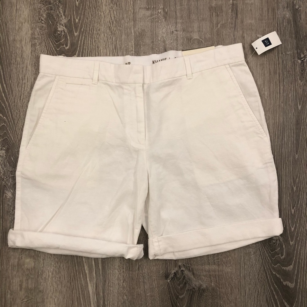 Gap shorts khakis boyfriend roll up 8 white